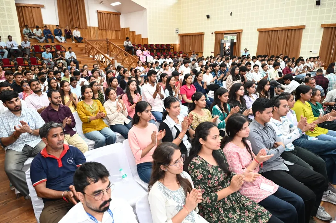 उत्तराखंड के युवाओं को प्रतियोगी परीक्षाओं की तैयारी के लिए मिलेगी फ्री ऑनलाइन कोचिंग, CM धामी ने शुरू की ‘युवा भविष्य निर्माण योजना’