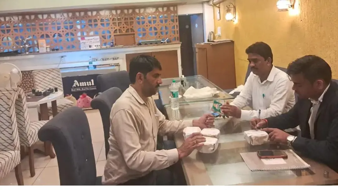 'द सेलेस्टियल पार्क' समेत 2 नामी होटलों में जांच, कहीं एक्सपायर मसाला मिला तो कहीं खुले डस्टबिन