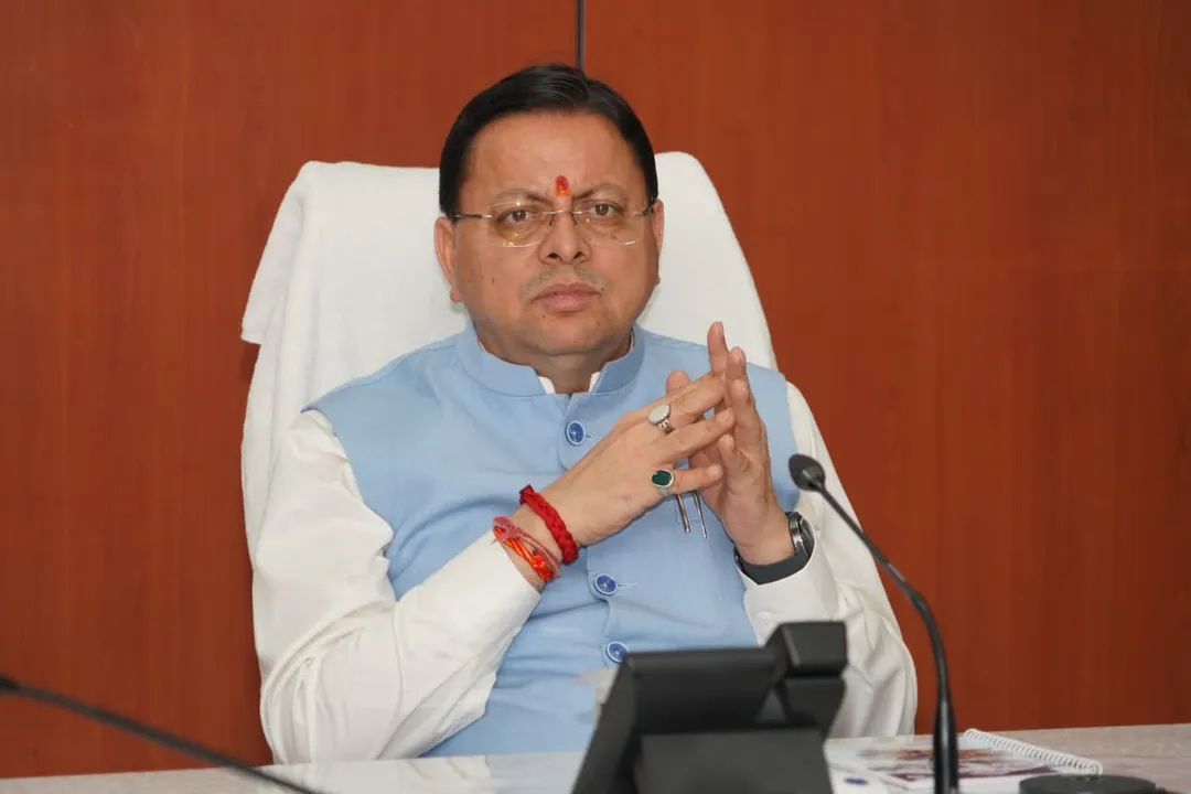 दिल्ली से लौटते ही स्टेट इमरजेंसी ऑपरेशन सेंटर पहुंचे CM धामी