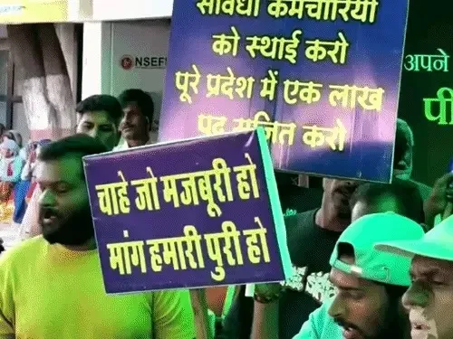 इंदौर नगर निगम में सफाई कर्मचारियों का प्रदर्शन, नियमितीकरण समेत मांगों को लेकर जमकर नारेबाजी