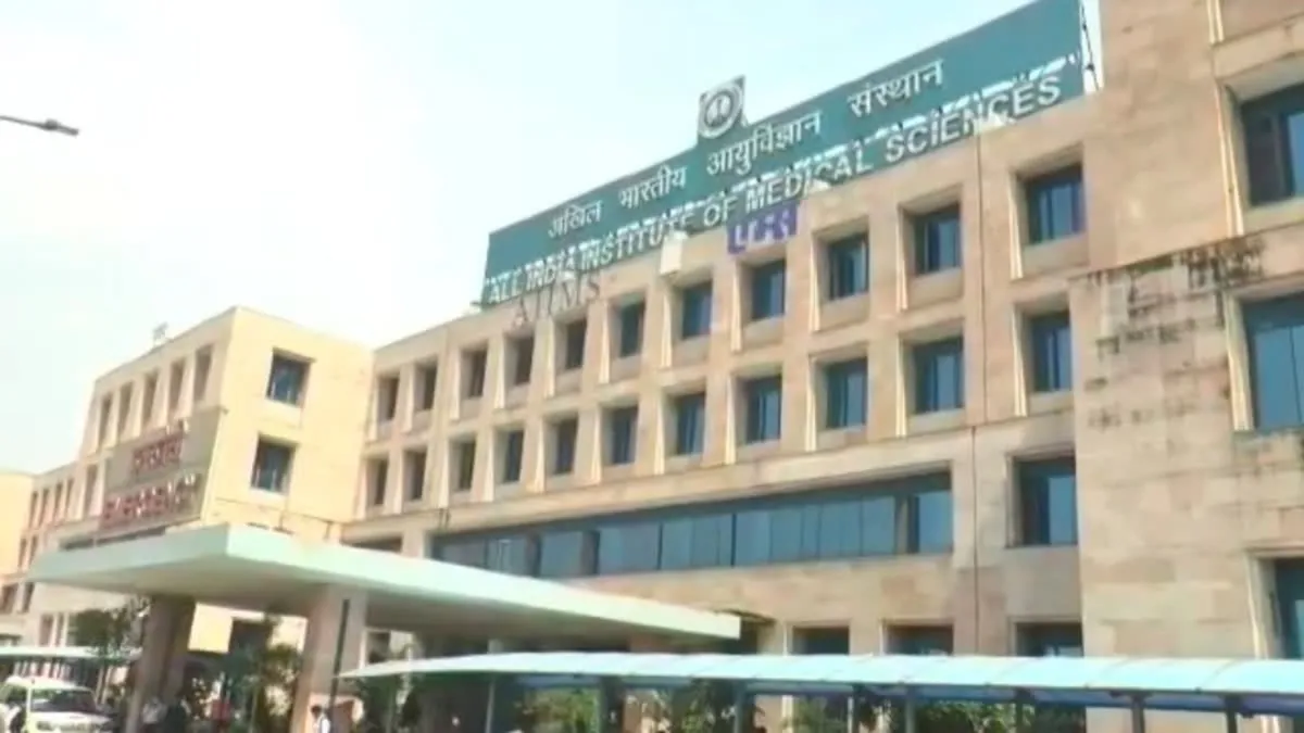 भोपाल सेंट्रल जेल से AIIMS पहुंचा JMB का कथित आतंकी तलहा तालुकदार, सामुदायिक स्वास्थ्य केंद्र में जांच के बाद डॉक्टरों ने किया रेफर