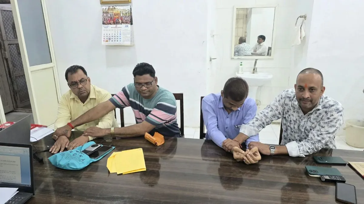 Jhabua BEO arrested accepting bribe