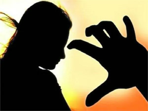 आबरू बचाने महिला कर्मचारी ने लगाई Shivraj से गुहार, अधिकारी पर लगाए संगीन आरोप
