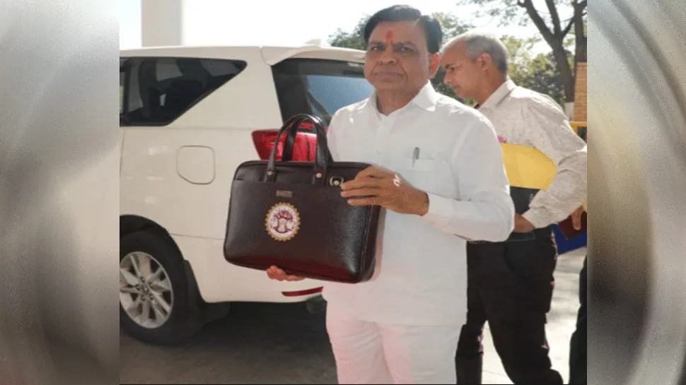 MP Budget 2021-22: शिक्षक, पुलिस भर्ती को लेकर बड़े ऐलान, जाने किस वर्ग को क्या मिला