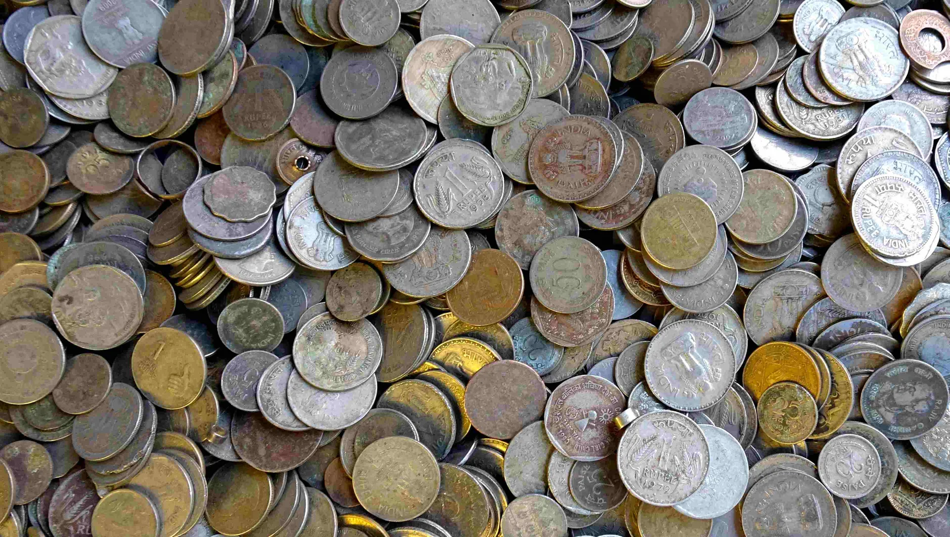 Rare Coins: अगर आपके पास है ये 2 रूपए का सिक्का तो आपको बनाएगा लखपति, देखे डिटेल्स