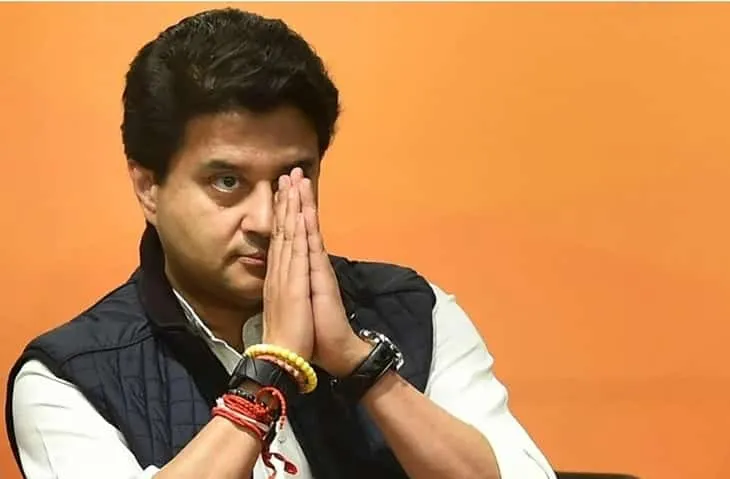 Scindia की सोशल इंजीनियरिंग, यह रिश्ता क्या कहलाता है!