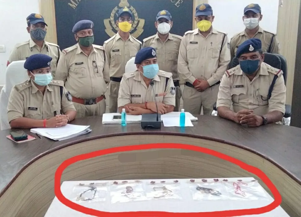 धार्मिक स्थलों से महिलाओं के गहने चोरी करने वाले अंतर्राज्यीय गिरोह का पर्दाफाश, 9 लाख का माल बरामद