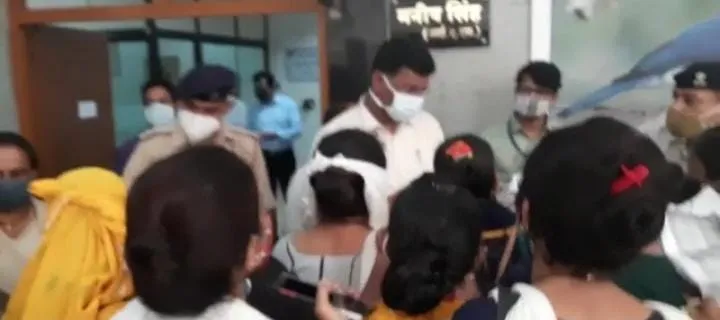 Indore: ई-रिक्शा चालक ने कलेक्टर से की शिकायत, मामा Shivraj से भांजी की ये गुहार