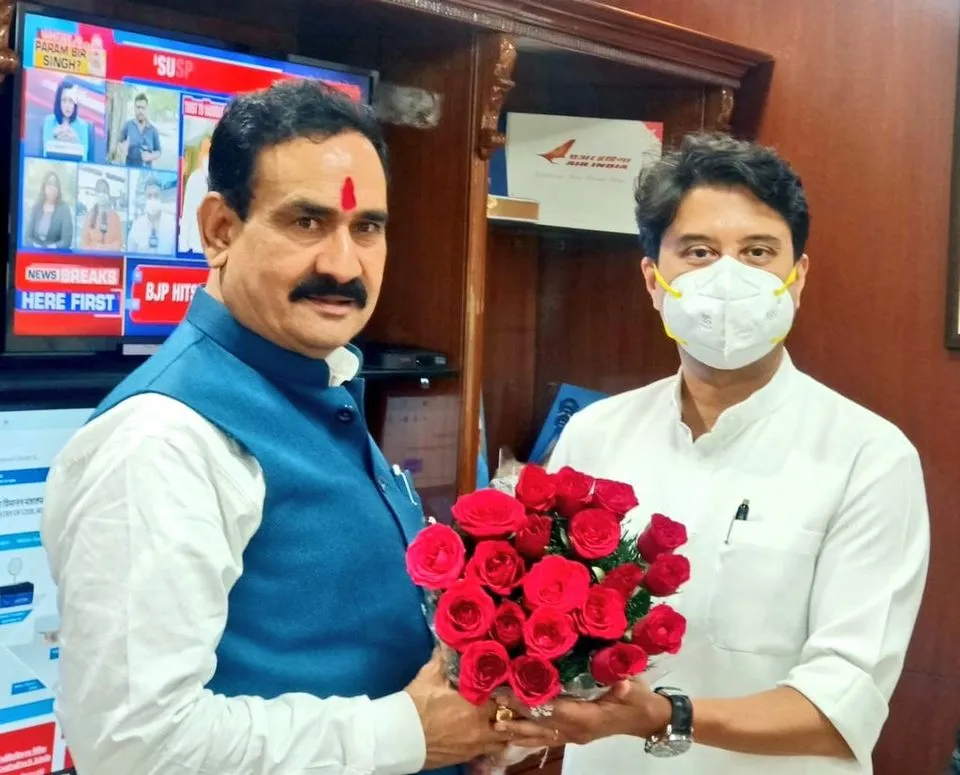 Scindia एक बार फिर MP को देंगे बड़ी सौगात! गृह मंत्री Narottam ने जताया आभार