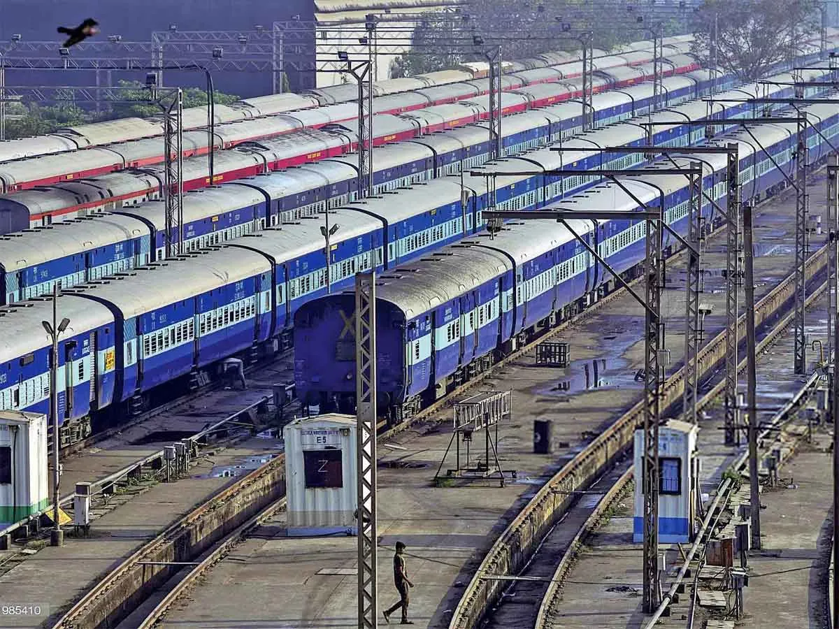 पश्चिम मध्य रेल्वे  से प्रारंभ एवं टर्मिनेट होने वाली गाड़ियों की नई रेलवे समय सारिणी जारी, देखिए बदला गया समय