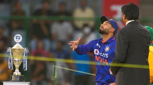 कौन से वो खिलाड़ी हैं, जिन्होंने T20 क्रिकेट में भारत की कप्तानी की?