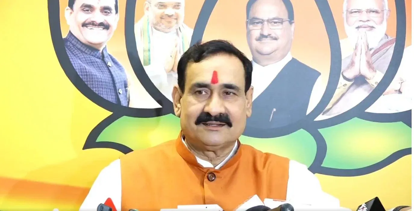 कांग्रेस व आप एक ही थैली के चट्टे -बट्टे, दोनो करते है देश द्रोहियो का समर्थन : डॉ नरोत्तम मिश्रा