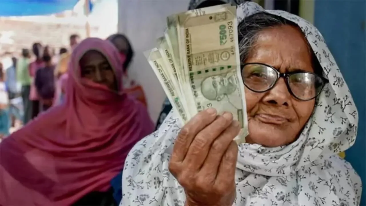 बुजुर्गों का सम्मान, सरकार ने बढ़ाया मान, 80 पार बुजुर्ग पेंशनरों को मिला सरकार का तोहफा