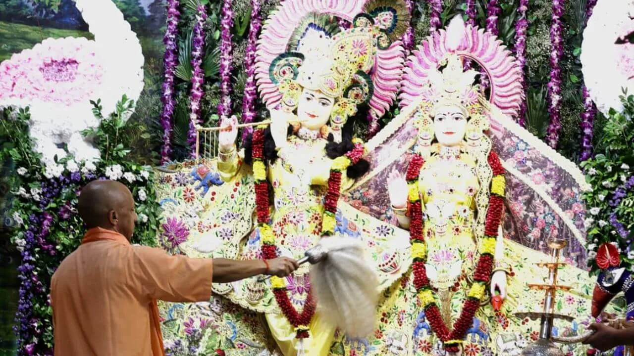 CM Yogi Adityanath Mathura Janmabhoomi Temple Janmashtami puja