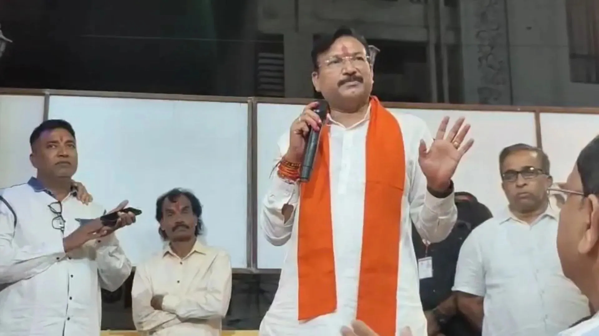 बड़वानी में BJP सांसद गजेंद्र पटेल का बड़ा बयान, बोले – ‘हर हिंदू के कम से कम 5 बच्चे होने चाहिए’, युवाओं से की समय पर शादी की अपील