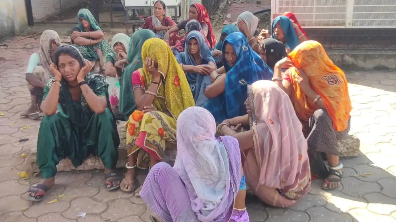 राजगढ़ जिला अस्पताल में प्रसूता की मौत, धरने पर बैठे परिजन, जमकर हुआ हंगामा