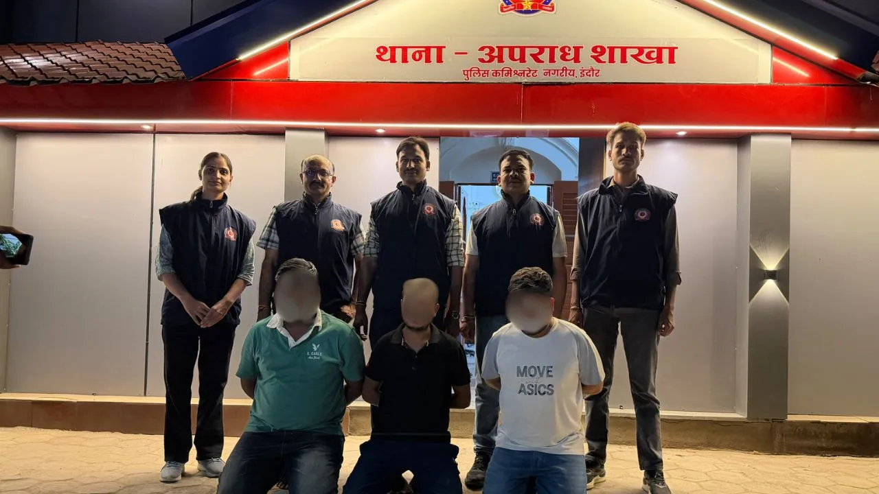 फ्लैट में चल रहा था ऑनलाइन सट्टे का खेल, इंदौर क्राइम ब्रांच ने 3 आरोपियों को दबोचा, लैपटॉप-मोबाइल समेत अन्य सामग्री जब्त