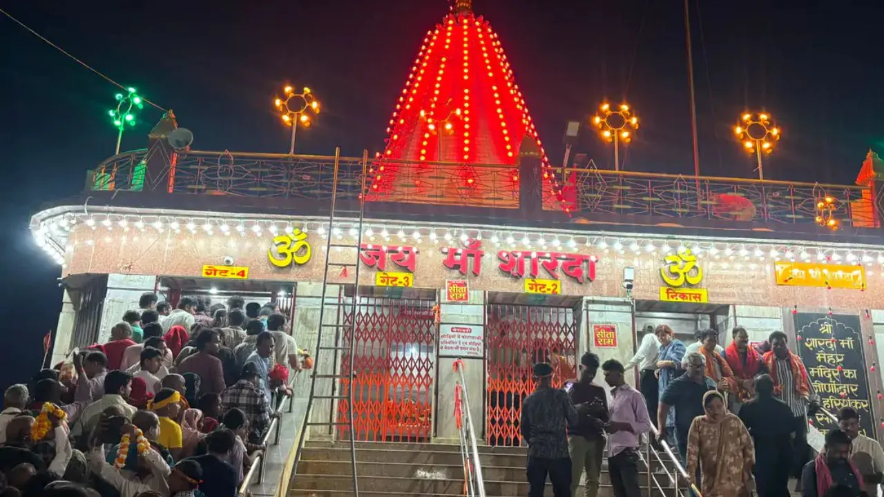 मैहर के मां शारदा मंदिर में महाभोग प्रसाद व्यवस्था शुरू, 150 रूपए में खरीद सकेंगे 250 ग्राम लड्डू