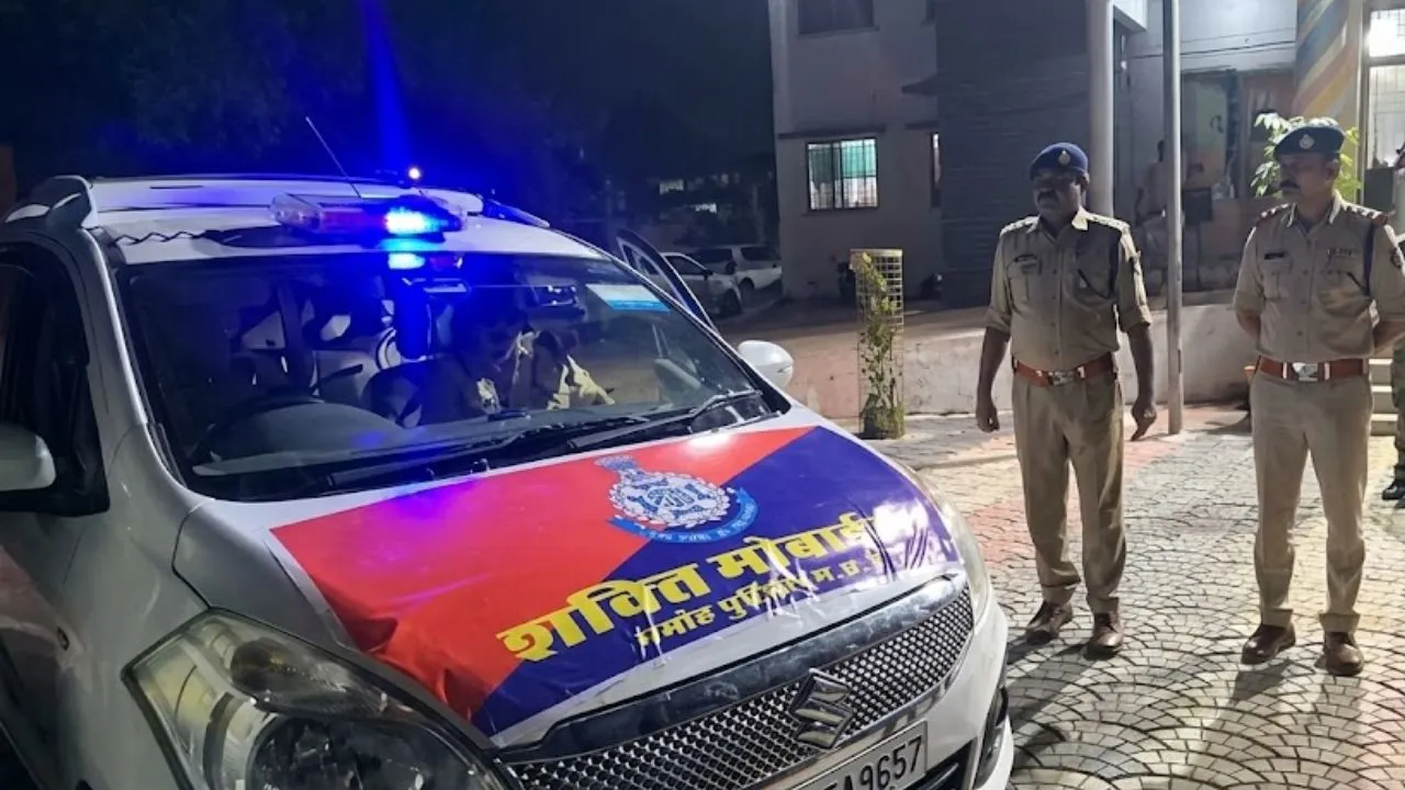 दमोह में महिलाओं की सुरक्षा के लिए 2 शक्ति मोबाइल तैनात, एसपी आनंद कलादगी ने हरी झंडी दिखाकर किया रवाना