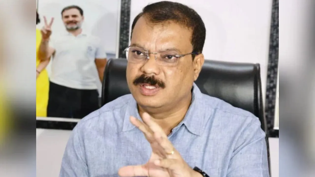 सीहोर में आदिवासी परिवारों पर कार्रवाई को लेकर घमासान, उमंग सिंघार बोले- मोहन-मामा की खींचतान में उजड़ रहे आदिवासी परिवार