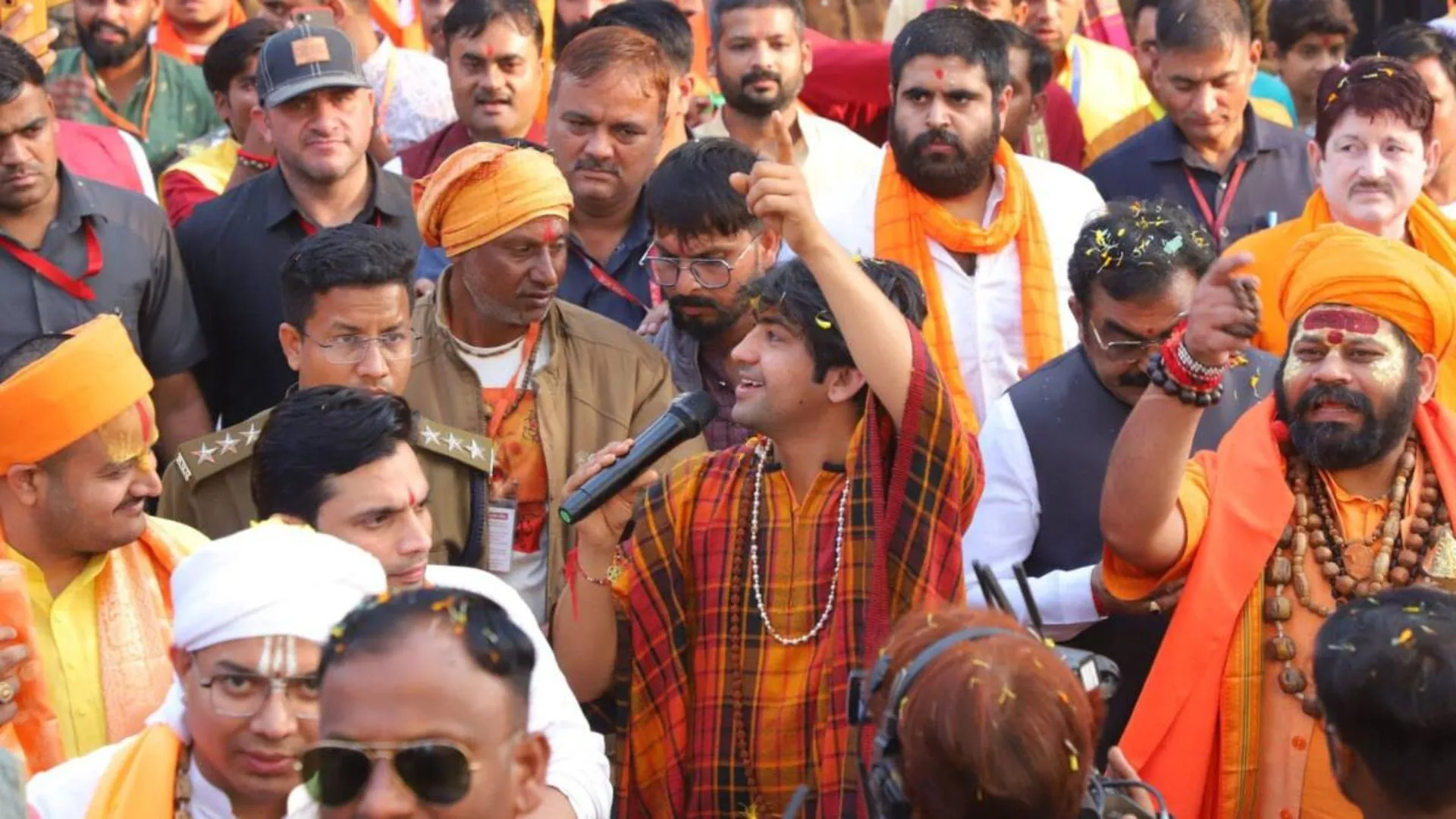 पंडित धीरेंद्र शास्त्री की रथयात्रा आज से होगी शुरू, कई संत भी होंगे शामिल, 5 जिलों से गुजरकर 15 अक्टूबर को टीकमगढ़ पहुंचेगी