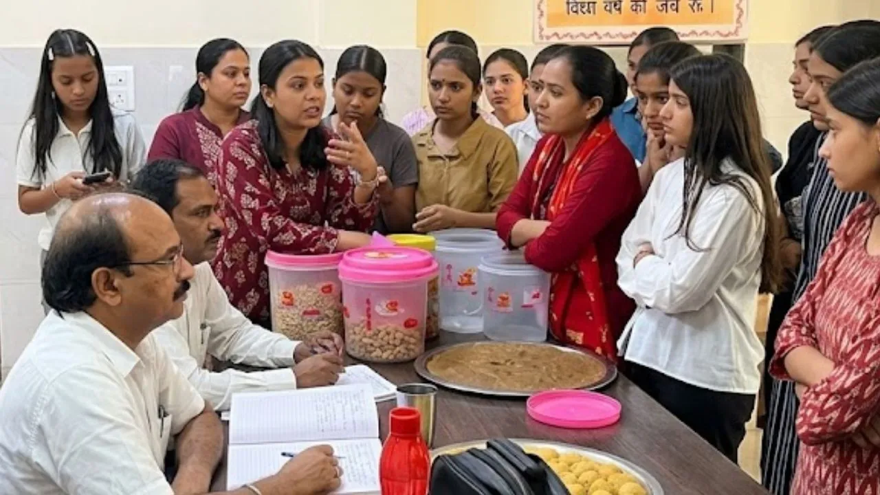 भोपाल के गर्ल्स हॉस्टल में खाने की गुणवत्ता पर सवाल, भोजन में इल्ली मिलने के बाद जांच शुरू, 7 सैंपल लिए
