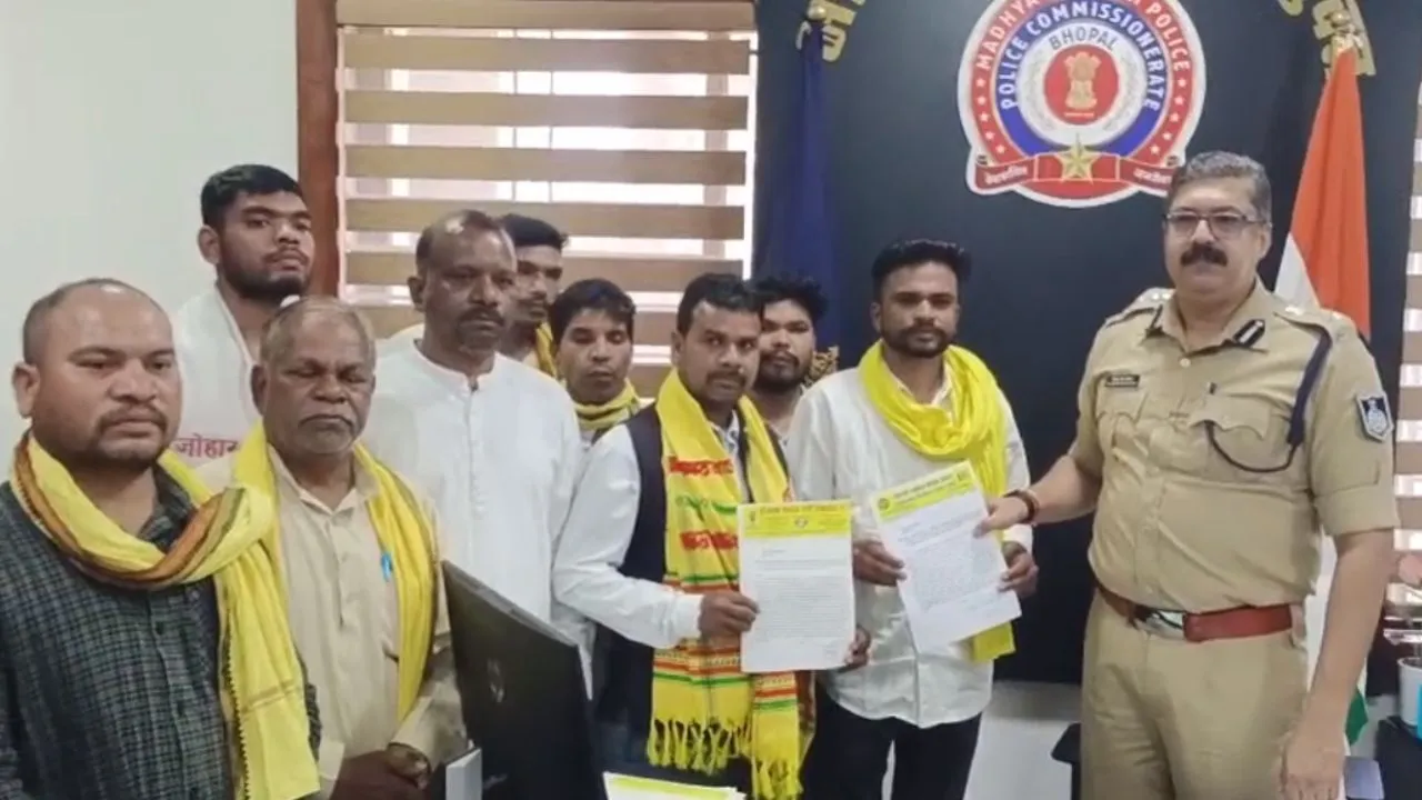 भोपाल में ‘जय जोहार’ बोलने पर आदिवासी छात्रों को गालियां देने का आरोप, थाना प्रभारी निलंबित, उमंग सिंघार ने की FIR की मांग