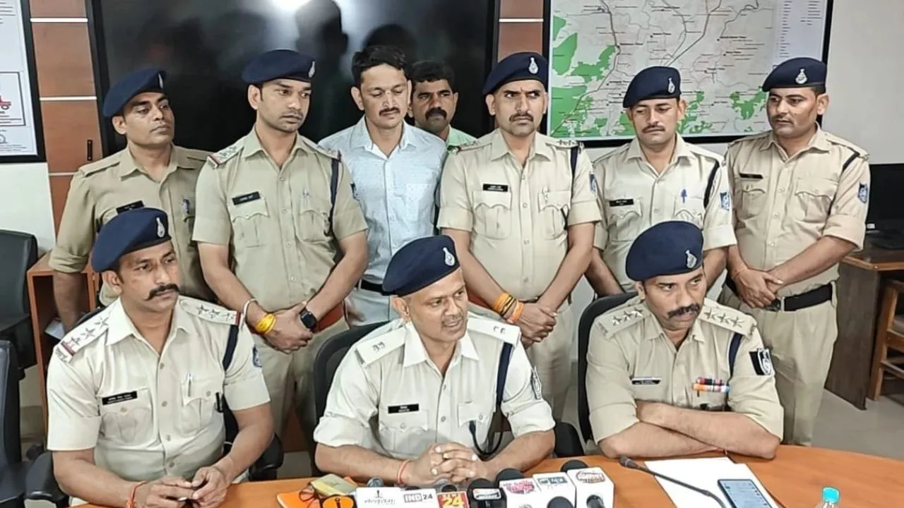 अंधे कत्ल का पर्दाफाश, 20% ब्याज और धमकियों से थे परेशान, पुलिस ने चारों आरोपी गिरफ्तार किये