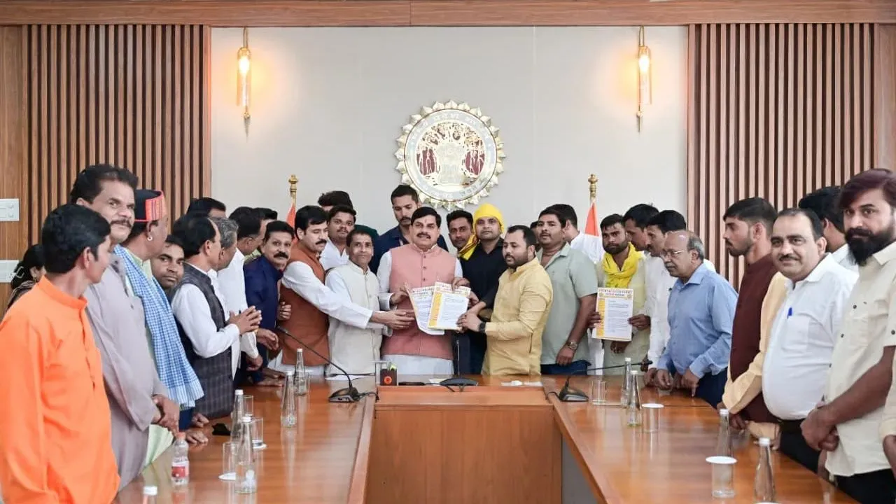 27% OBC आरक्षण पर CM डॉ. मोहन यादव ने की प्रतिनिधियों के साथ बैठक, सुप्रीम कोर्ट में मजबूत पैरवी से लेकर नए अध्यादेश की रखी गई मांग