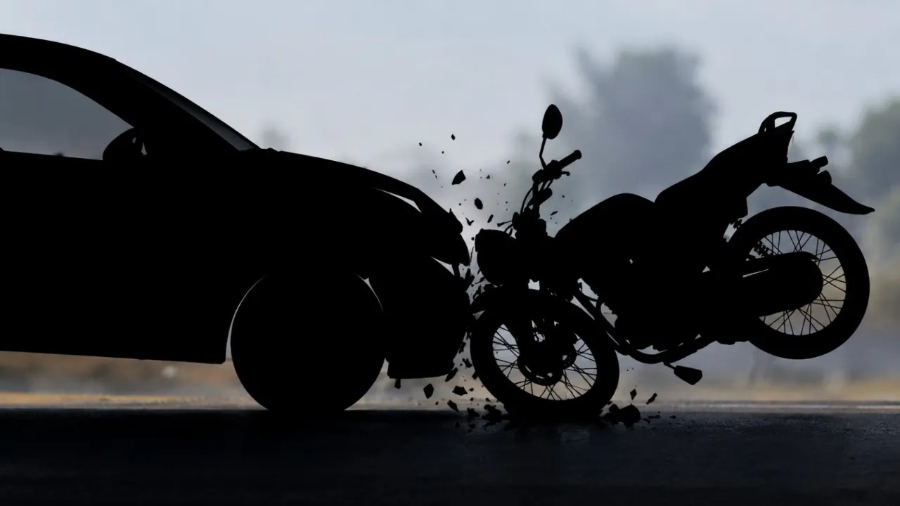 दर्शन कर लौट रहे परिवार को कार ने मारी टक्कर, दंपत्ति की मौत, 3 बच्चियों का अस्पताल में चल रहा इलाज