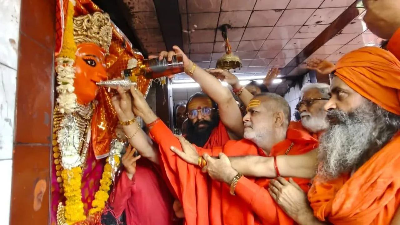 महाष्टमी पर उज्जैन में होगी नगर पूजा, देवी और भैरव मंदिरों में चढ़ाई जाएगी मदिरा की धार