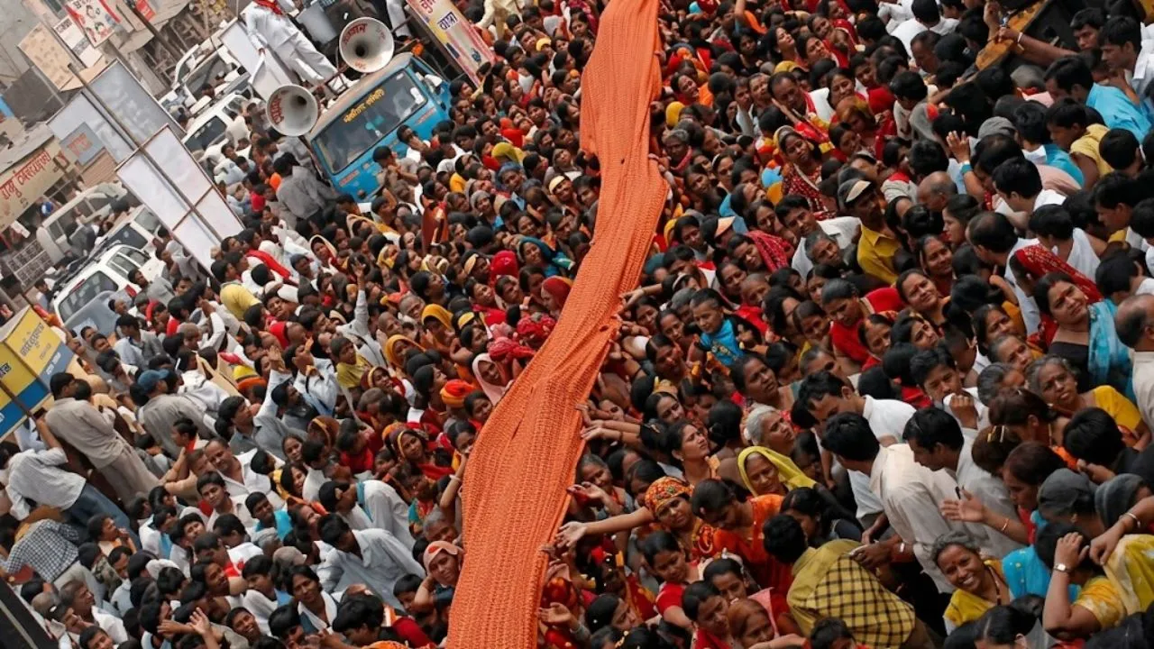 इंदौर में नवरात्रि पर आज निकलेगी मध्य प्रदेश की सबसे बड़ी विशाल चुनरी यात्रा, मुख्यमंत्री मोहन यादव भी होंगे शामिल