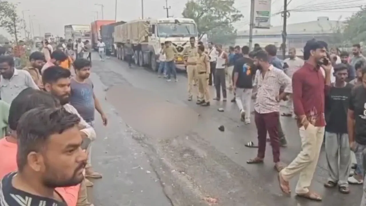धार: महू-नीमच हाईवे पर दर्दनाक सड़क हादसा, तेज रफ्तार ट्रॉले ने 3 छात्रों को रौंदा, तीनों की मौके पर मौत