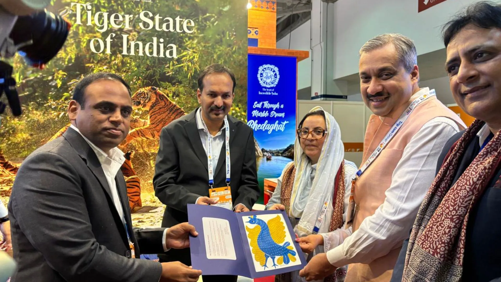 सिंगापुर के ITB Asia में मध्य प्रदेश की दस्तक, VR से दिखाई विरासत-वन्यजीव की झलक; मुरैना की गजक और रतलामी सेव भी बनी पहचान