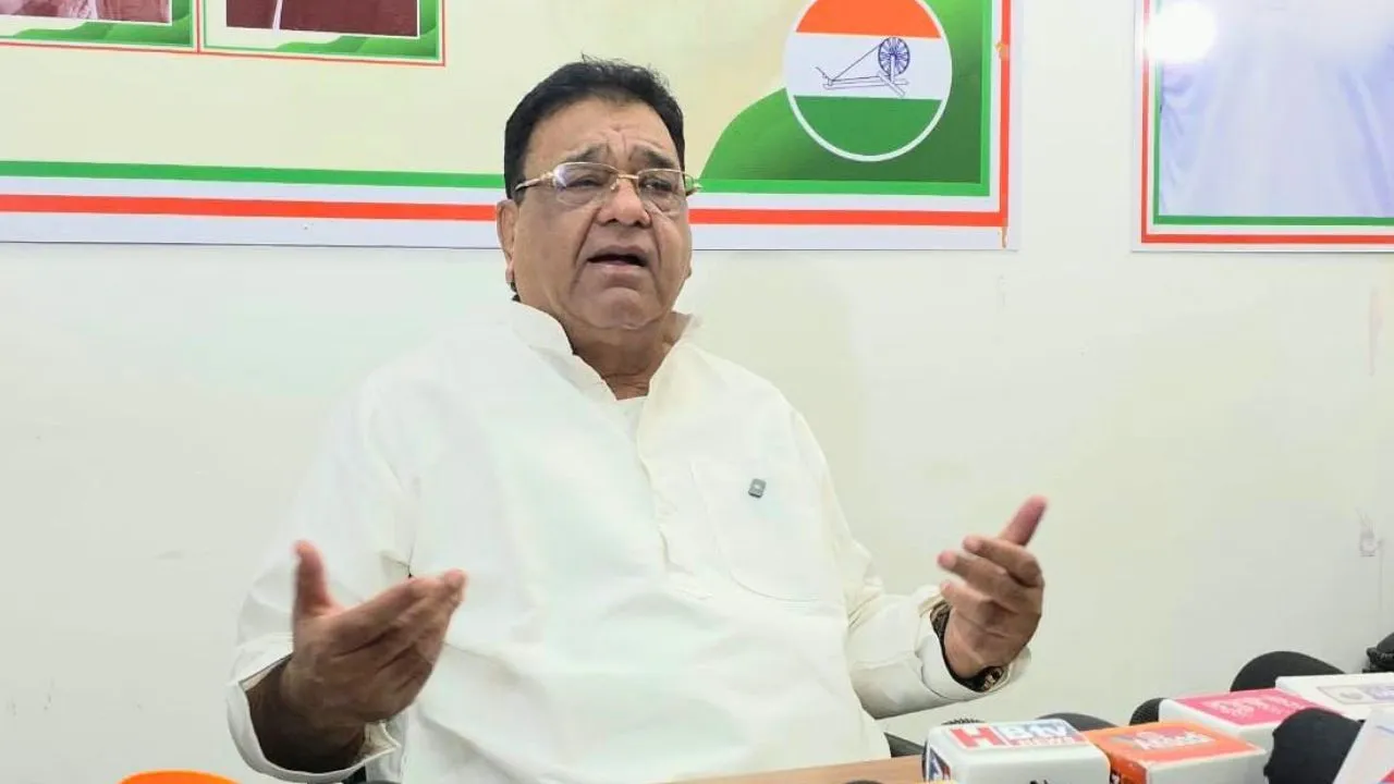 MP में 600 करोड़ के विमान-हेलीकॉप्टर खरीद पर कांग्रेस ने उठाए सवाल, मुकेश नायक ने की हिसाब सार्वजनिक करने की मांग