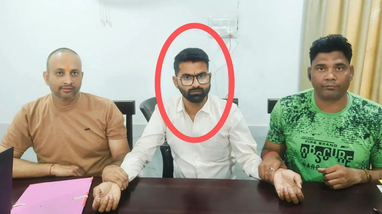 बिजली कनेक्शन स्थायी करने के बदले मांगी रिश्वत, लोकायुक्त पु​लिस ने लाइनमैन को 4 हजार रुपये लेते रंगे हाथ दबोचा