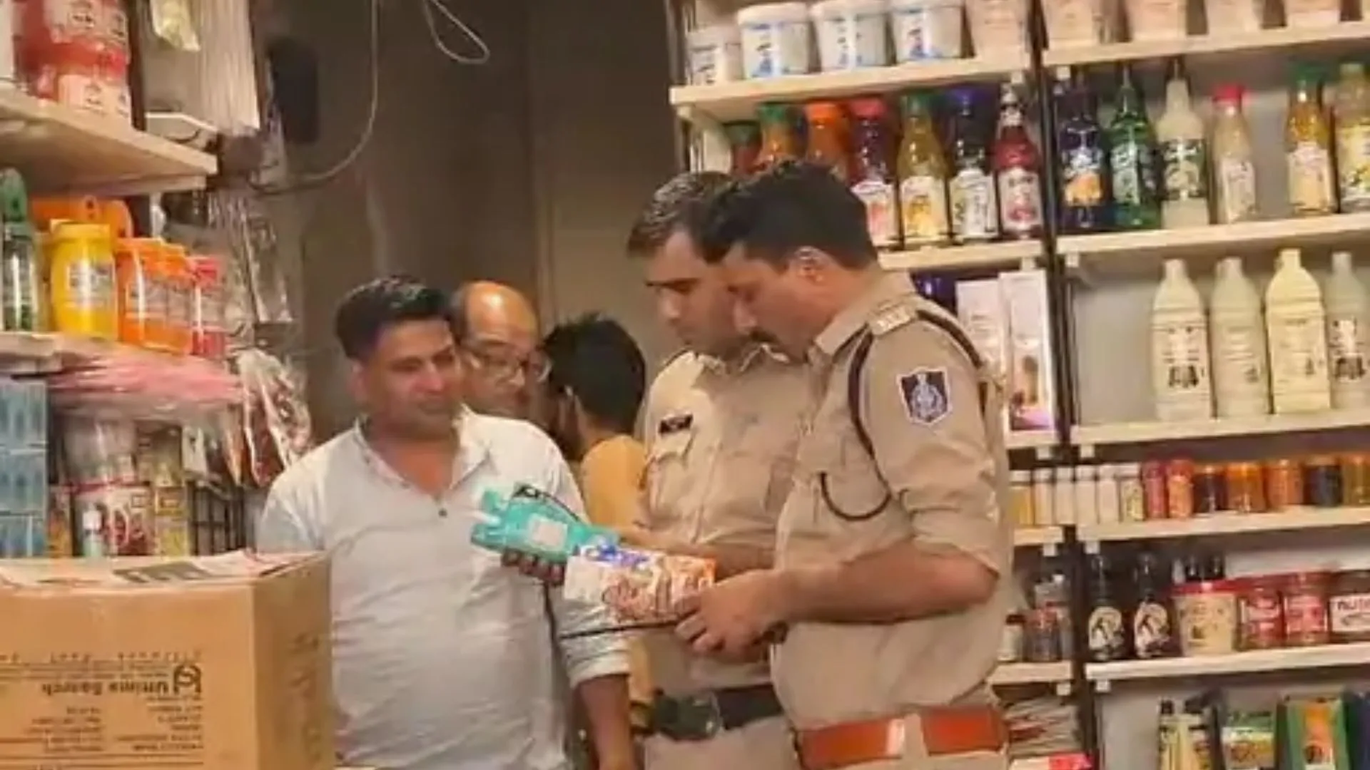 दीपावली से पहले रतलाम पुलिस अलर्ट, कार्बाइड गन और लैंप की बिक्री पर लगाई रोक, उल्लंघन करने वालों पर होगी कार्रवाई