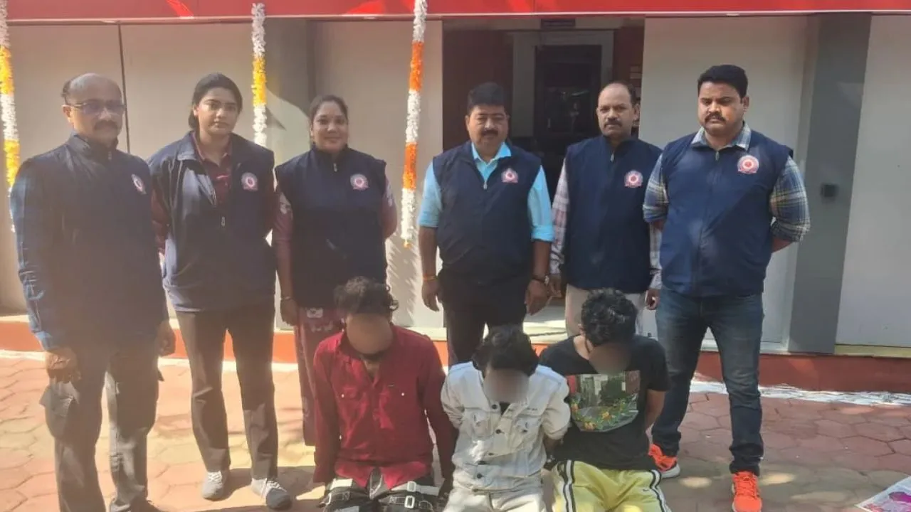 नशे के खिलाफ इंदौर क्राइम ब्रांच का एक्शन, ऑटो रिक्शा से बरामद की एमडी ड्रग्स, तीन आरोपी गिरफ्तार