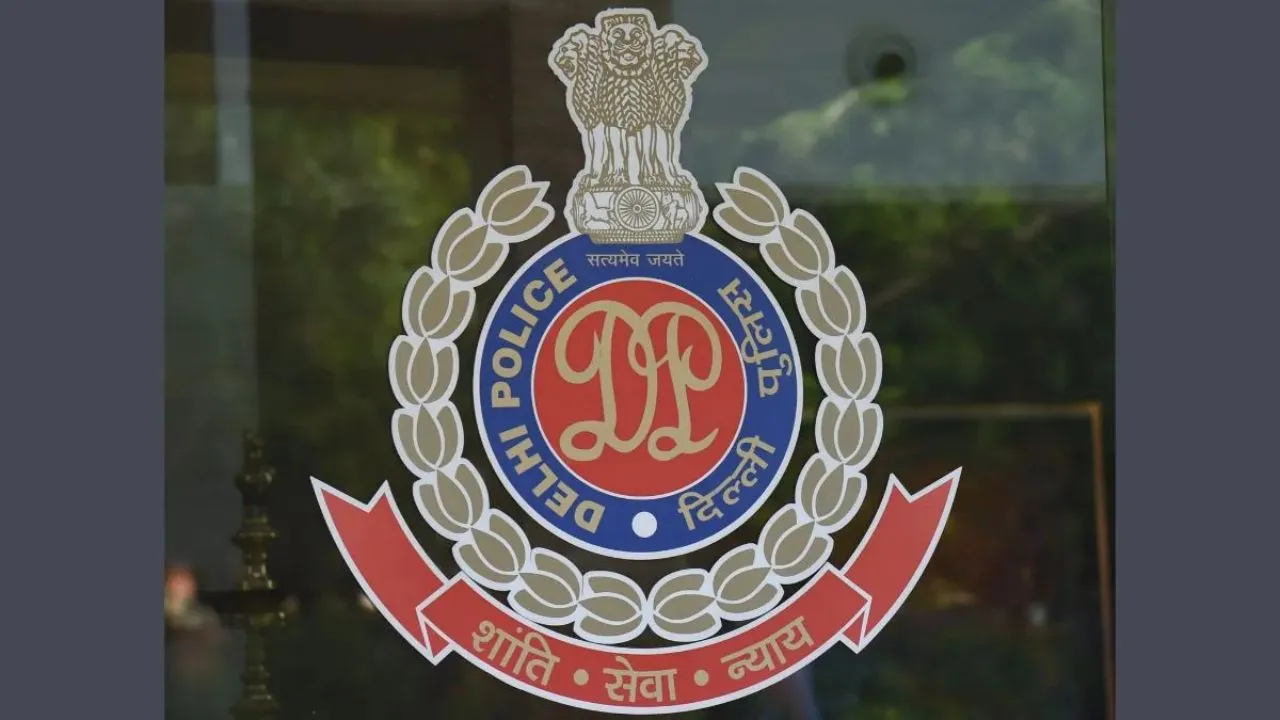 दिल्ली पुलिस में बड़ा फेरबदल, 25 IPS और DANIPS अधिकारियों के तबादले, क्राइम ब्रांच से लेकर सुरक्षा विभाग तक बदली जिम्मेदारियां