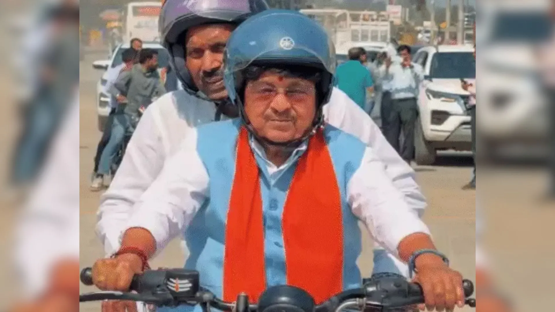 इंदौर के डबलडेकर ब्रिज पर बुलेट चलाते दिखे कैलाश विजयवर्गीय, तुलसी सिलावट ने पीछे बैठकर किया निरीक्षण