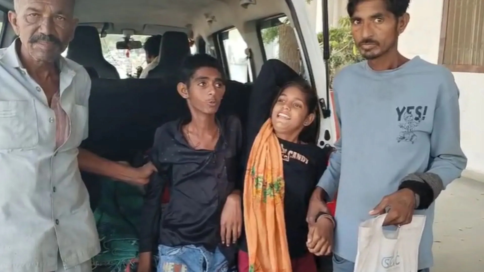 नीमच में आर्थिक तंगी से जूझ रहा परिवार, तीन दिव्यांग बच्चों के पिता ने कलेक्टर से मांगी सरकारी मदद