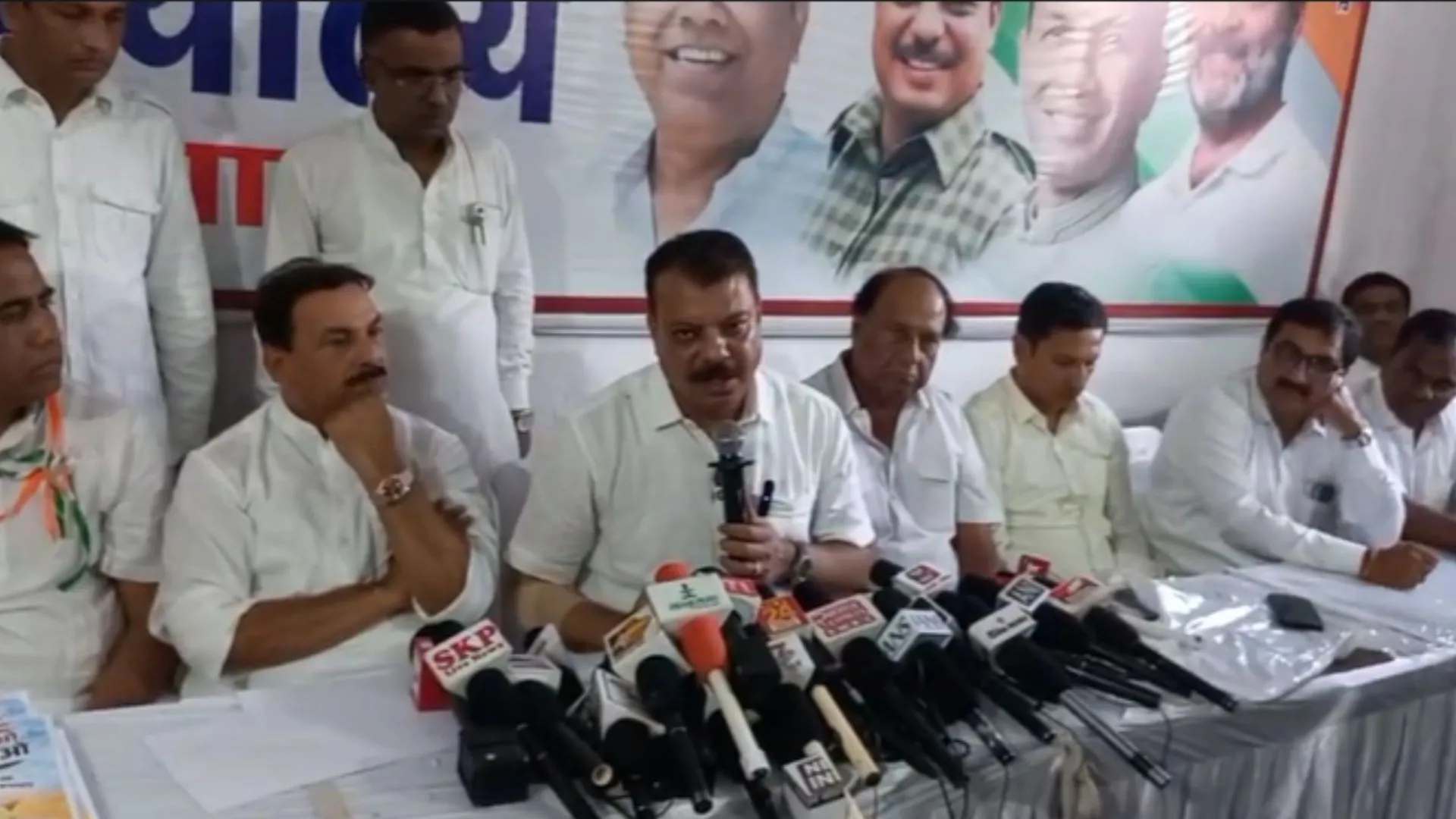 धार में ‘वोट बचाओ, देश बचाओ’ अभियान को लेकर कांग्रेस की बैठक, उमंग सिंघार ने 1 नवंबर को दिल्ली महारैली में जुटने की अपील की