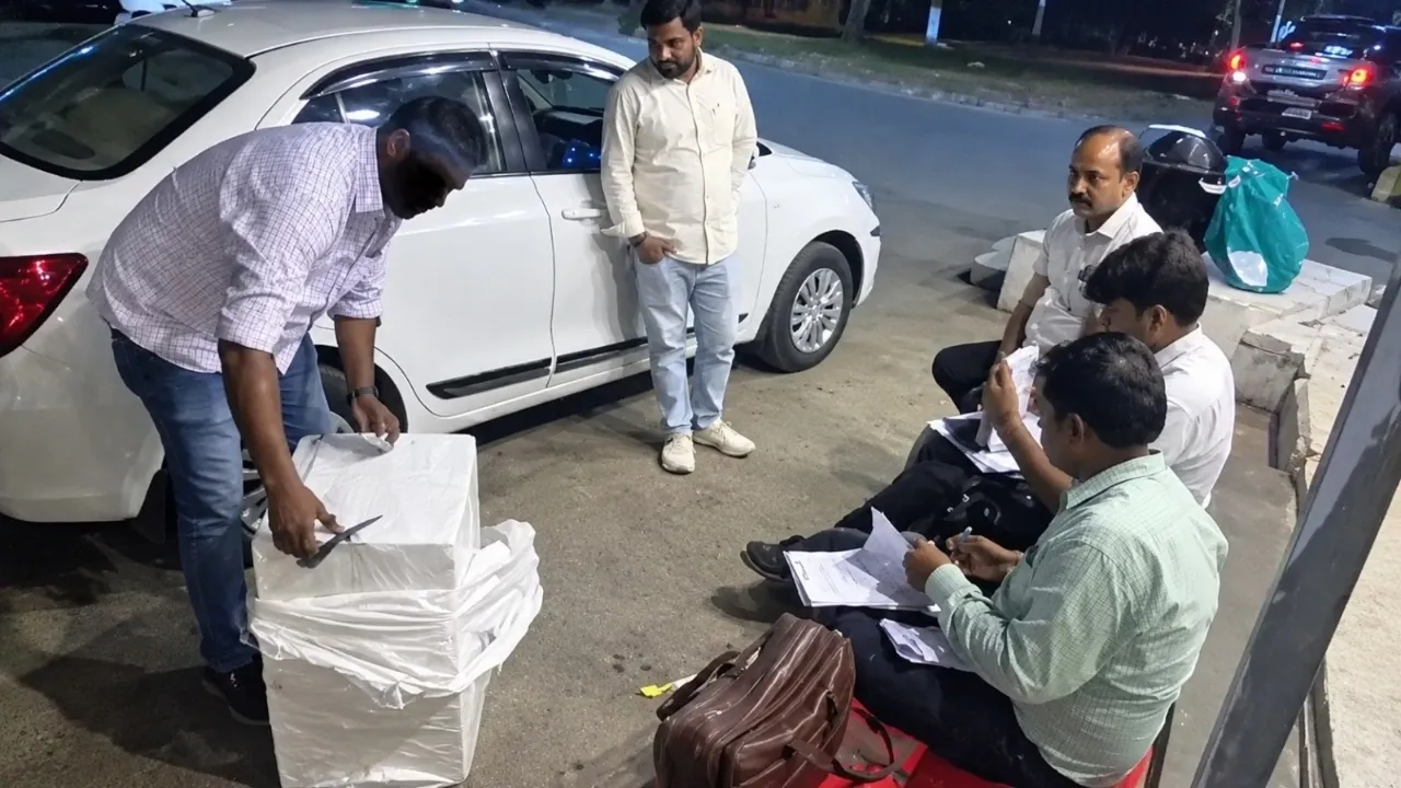 भोपाल स्टेशन के बाहर खाद्य विभाग की कार्रवाई, एनालॉग पनीर की बड़ी खेप जब्त, जांच जारी