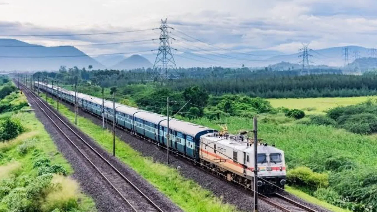 मध्य प्रदेश के यात्रियों को रेलवे का तोहफा, महाराष्ट्र के लिए चलेगी स्पेशल ट्रेन, इन स्टेशनों पर रहेगा ठहराव