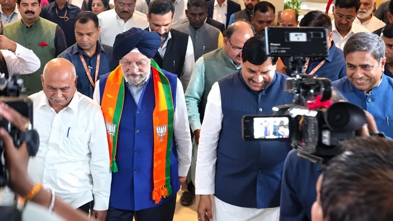 राज्यसभा उपचुनाव के लिए भोपाल पहुंचे हरदीप सिंह पुरी, नामांकन के बीच कांग्रेस के विरोध की आशंका, नेता नजरबंद