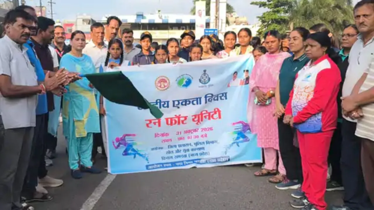 सरदार पटेल की जयंती पर खंडवा में निकली ‘रन फॉर यूनिटी’, विधायक ने हरी झंडी दिखाकर किया रवाना