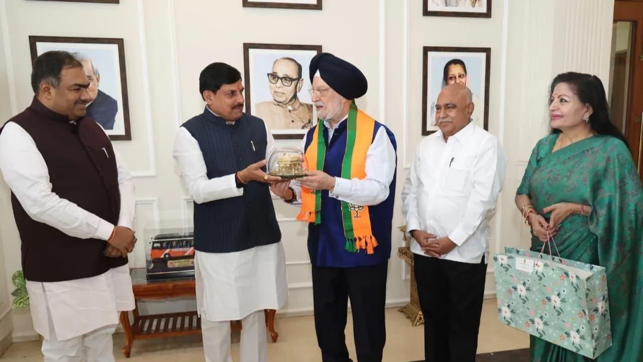 राज्यसभा उपचुनाव के लिए हरदीप सिंह पुरी ने दाखिल किया नामांकन, सीएम मोहन यादव बोले, उनके अनुभव का मध्य प्रदेश को मिलेगा लाभ