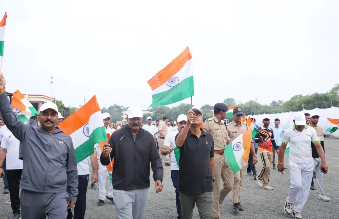 उज्जैन में रन फॉर यूनिटी का आयोजन, तिरंगा लेकर दौड़े जनप्रतिनिधि, अधिकारी और नागरिक