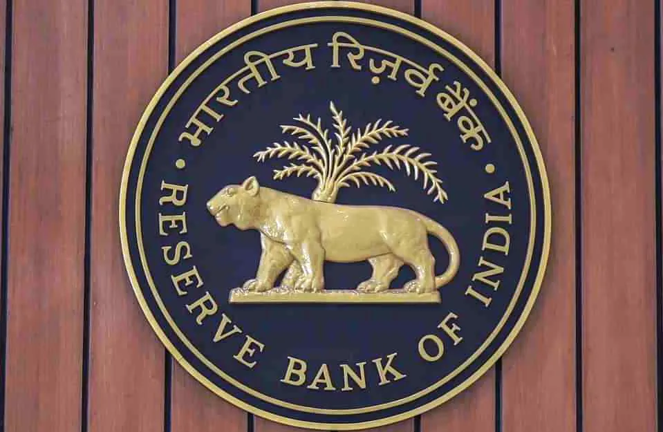 लोन लेने वालों को RBI ने दी राहत, बदल दिए लोन रिकवरी के कई नियम, यहाँ जानें नए नियम