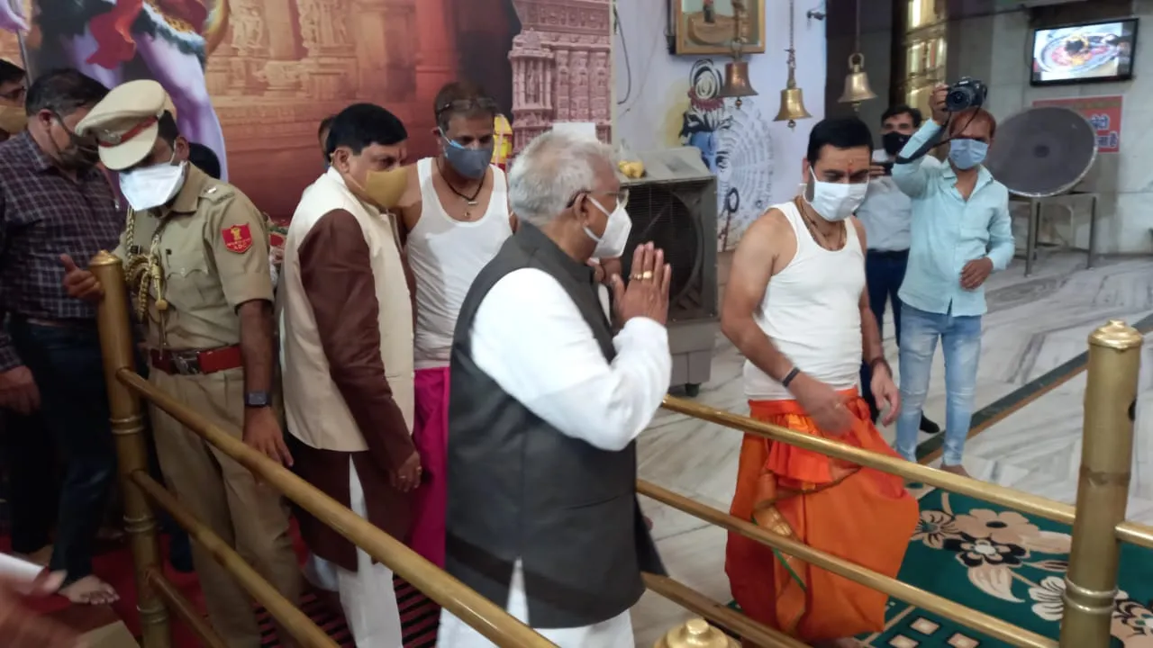 MP News: राज्यपाल मंगू भाई पटेल ने किए महाकाल के दर्शन, स्थानीय कार्यक्रम में होंगे शामिल